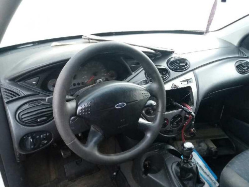  FORD FOCUS BERLINA (CAK) 