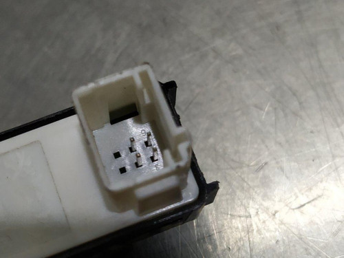  MANDO ELEVALUNAS TRASERO IZQUIERDO PEUGEOT 3008 