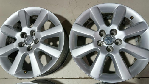  JUEGO LLANTAS TOYOTA AVENSIS BERLINA (T25) 