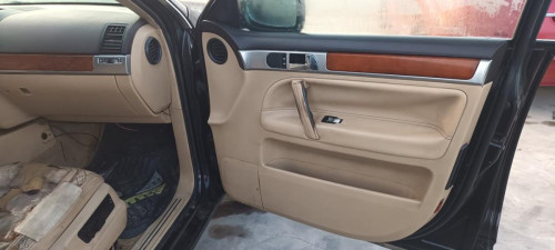  VOLKSWAGEN TOUAREG (7LA) 