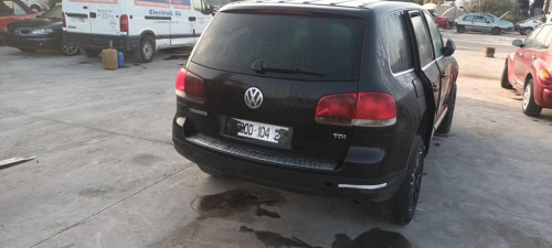  VOLKSWAGEN TOUAREG (7LA) 
