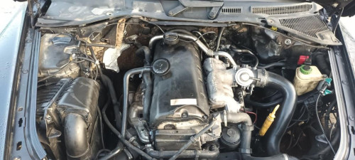  VOLKSWAGEN TOUAREG (7LA) 