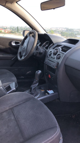 RENAULT MEGANE II BERLINA 5P — vehículo donante para recambios 
