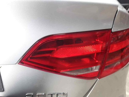 PILOTO TRASERO DERECHO INTERIOR Audi A4 BERLINA (8K2) 