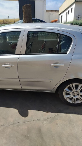 PUERTA TRASERA IZQUIERDA Opel Corsa D (2006->) Opel Corsa D (2006->) 