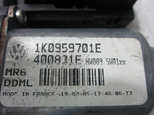  MOTOR ELEVALUNAS DELANTERO IZQUIERDO 
