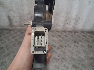 ELEVALUNAS DELANTERO DERECHO