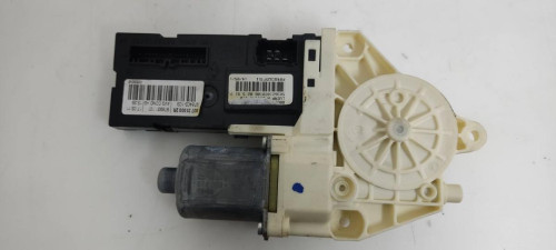 MOTOR ELEVALUNAS DELANTERO IZQUIERDO Renault LAGUNA III GRANDTOUR 