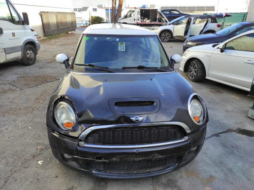 MINI MINI (R56) — vehículo donante para recambios 
