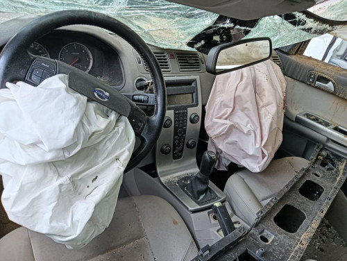 VOLVO S40 BERLINA — vehículo donante para recambios 