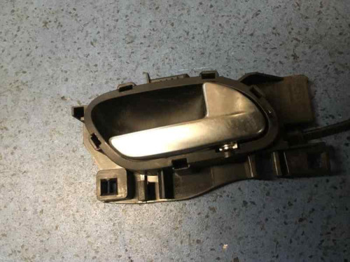CERRADURA PUERTA TRASERA DERECHA 