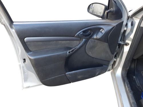  FORD FOCUS BERLINA (CAK) 