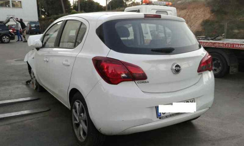 OPEL CORSA E — vehículo donante para recambios 