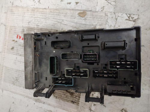 CAJA RELES / FUSIBLES Chrysler VOYAGER (RG) 