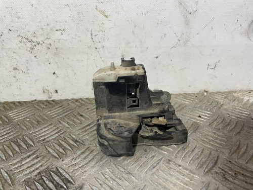 CERRADURA PUERTA DELANTERA DERECHA 
