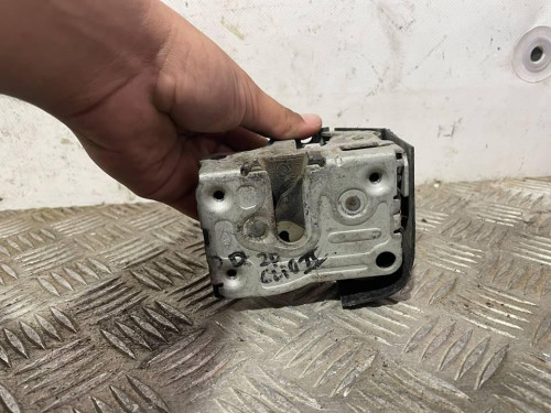 CERRADURA PUERTA DELANTERA DERECHA 