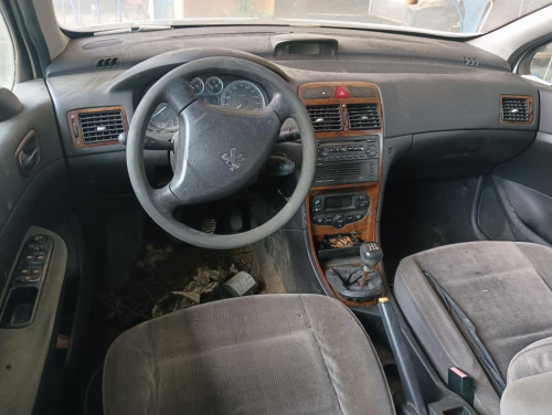 PEUGEOT 307 (S1)(04.2001) — vehículo donante para recambios 