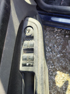 MANDO ELEVALUNAS DELANTERO IZQUIERDO