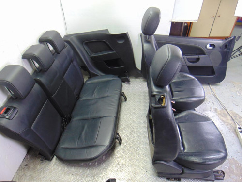 JUEGO ASIENTOS COMPLETO de segunda mano