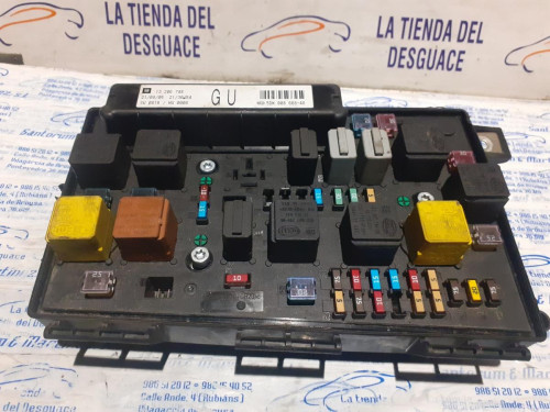  CAJA RELES / FUSIBLES 