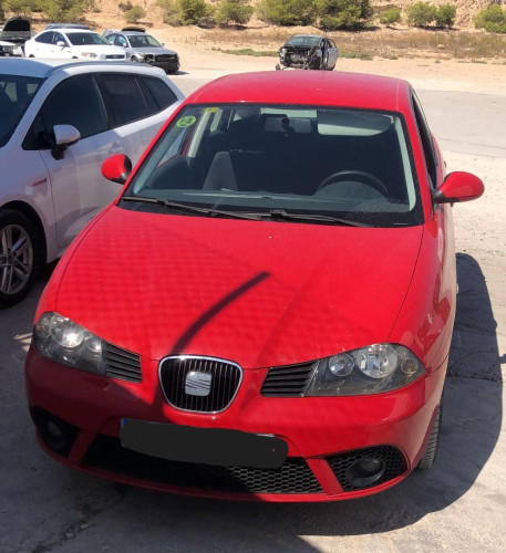 SEAT IBIZA (6L1) — vehículo donante para recambios 