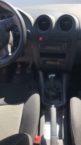 SEAT IBIZA (6L1) — vehículo donante para recambios 