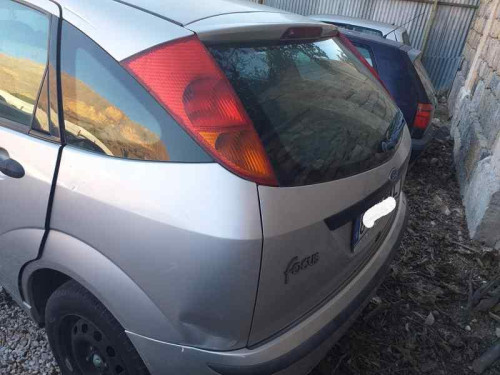  FORD FOCUS BERLINA (CAK) 