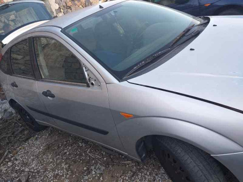  FORD FOCUS BERLINA (CAK) 