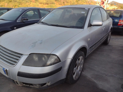 VOLKSWAGEN PASSAT BERLINA (3B3)