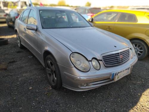  MERCEDES-BENZ CLASE E (BM 211) BERLINA 
