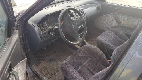  FORD ESCORT BERLINA 