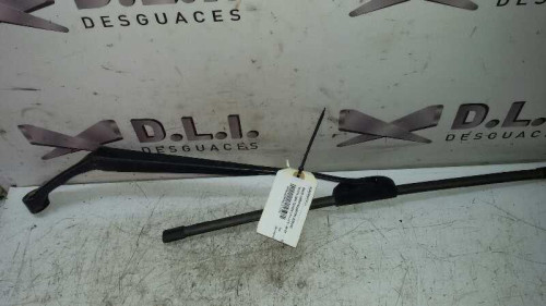 BRAZO LIMPIA DELANTERO DERECHO Toyota LAND CRUISER (J12) 