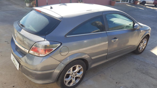 Opel Astra H Berlina (2004->) — Donor Vehicle for Used Parts 