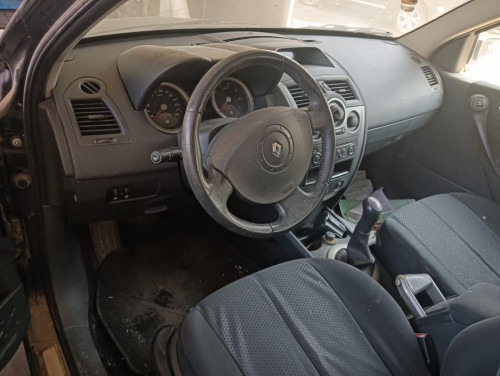 RENAULT MEGANE II BERLINA 5P — vehículo donante para recambios 