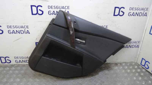GUARNECIDO PUERTA TRASERA DERECHA de segunda mano