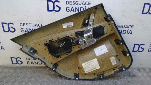 GUARNECIDO PUERTA TRASERA DERECHA de segunda mano