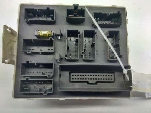  CAJA RELES / FUSIBLES FORD FOCUS BERLINA (CAK) 