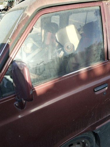 LUNA DELANTERA IZQUIERDA Nissan VANETTE (C220) 