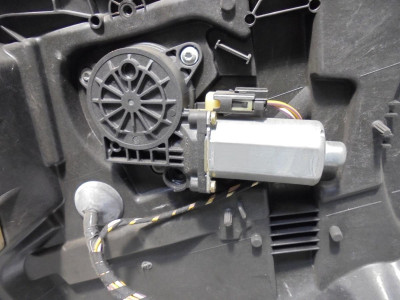 ELEVALUNAS DELANTERO DERECHO, FORD, FIESTA (CBK)