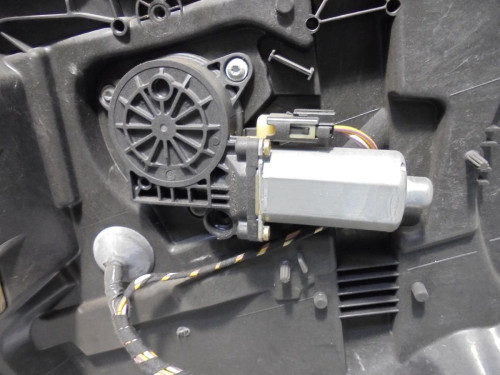  ELEVALUNAS DELANTERO DERECHO FORD FIESTA (CBK) 