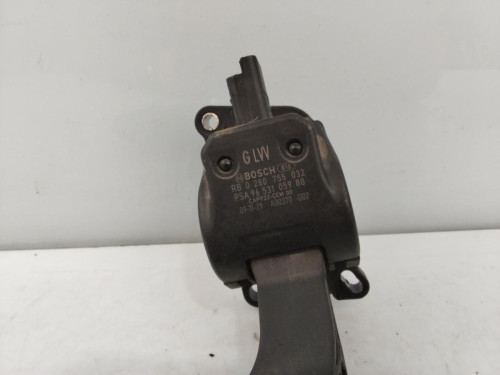 PEDAL ACELERADOR 