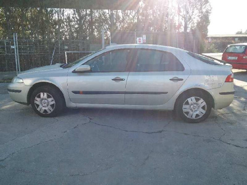 RENAULT LAGUNA II (BG0) — vehículo donante para recambios 