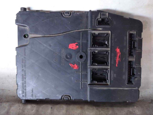 CAJA RELES / FUSIBLES Renault MEGANE II BERLINA 3P 