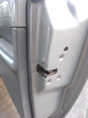 CERRADURA PUERTA DELANTERA DERECHA