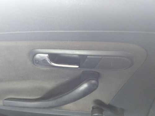 MANETA INTERIOR TRASERA IZQUIERDA SEAT CORDOBA BERLINA (6L2) 