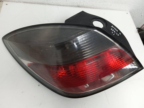 PILOTO TRASERO IZQUIERDO Opel ASTRA H GTC 
