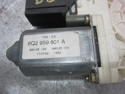 MOTOR ELEVALUNAS DELANTERO DERECHO