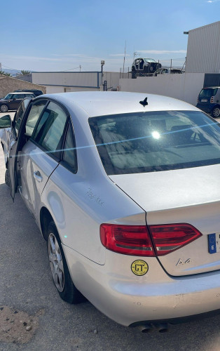 AUDI A4 BERLINA (8K2) — vehículo donante para recambios 
