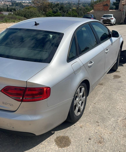 AUDI A4 BERLINA (8K2) — vehículo donante para recambios 