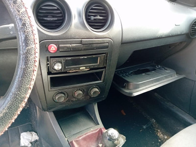 SEAT CORDOBA BERLINA (6L2)